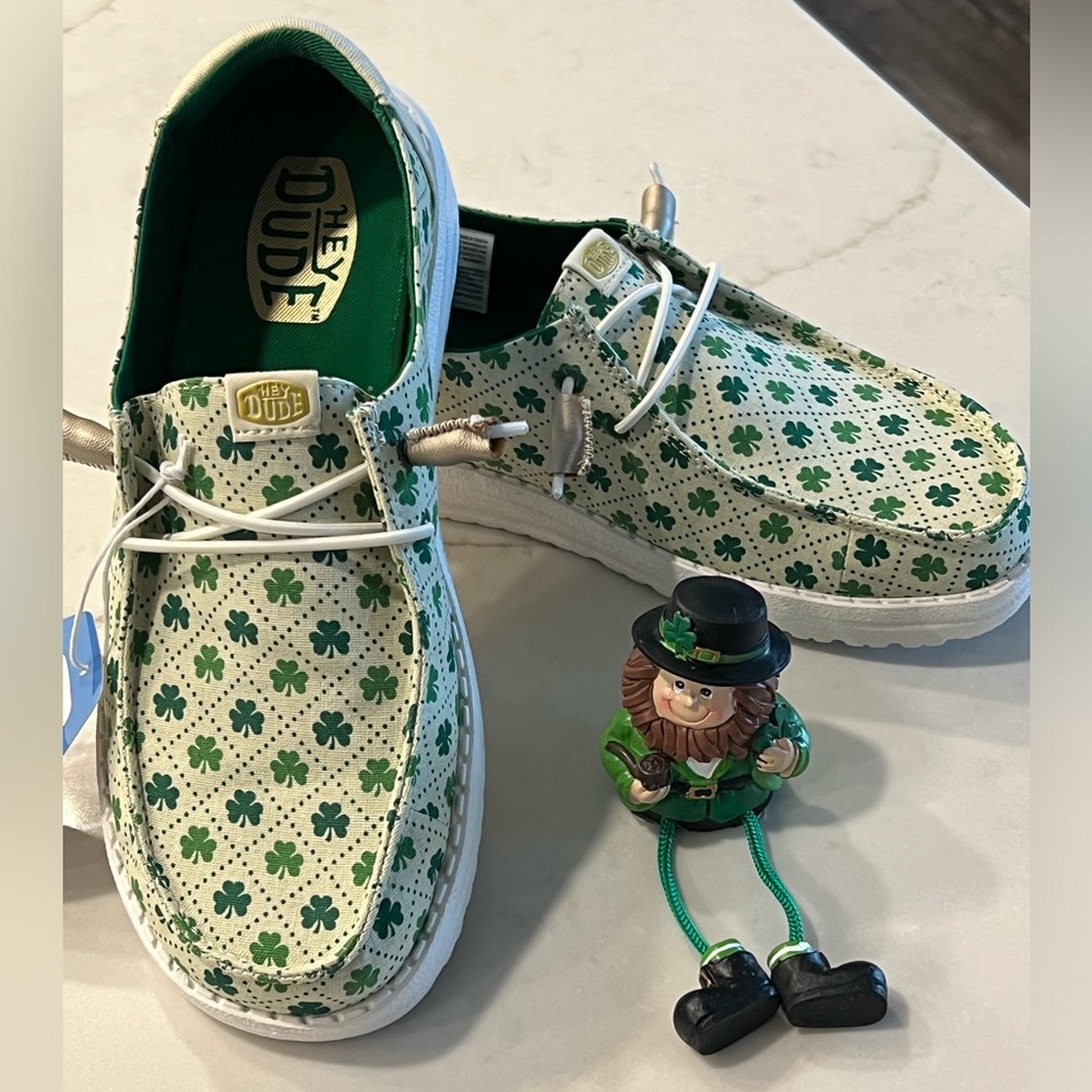 Hey Dude Wendy Luck Shamrock Shoes Size 9